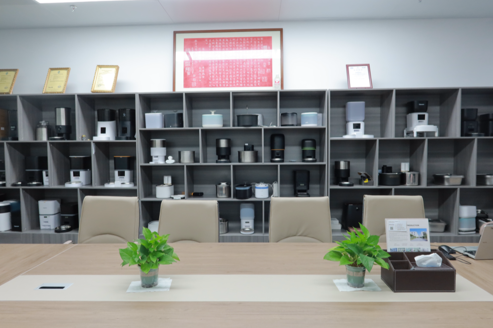 Petrust Showroom About